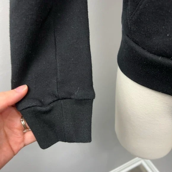 VS Black‎ Color Block Sweater - Picture 3 of 12